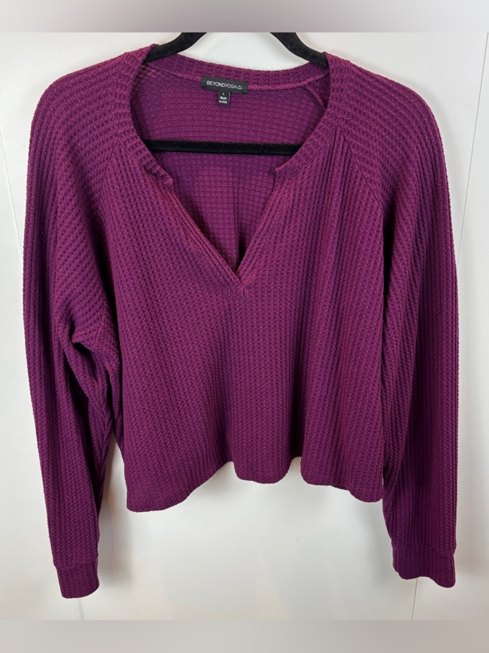 Beyond Yoga Purple Long Sleeve Waffle Top V-Neck Cropped sz L Stretch Boxy Fit